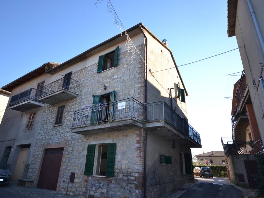 casa semindipendente in vendita a Montegabbione