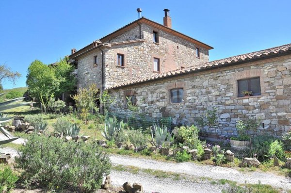 casa indipendente in vendita a Montegabbione