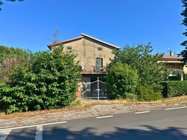 casa indipendente in vendita a Montegabbione