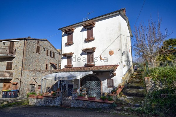 casa indipendente in vendita a Monteleone d'Orvieto