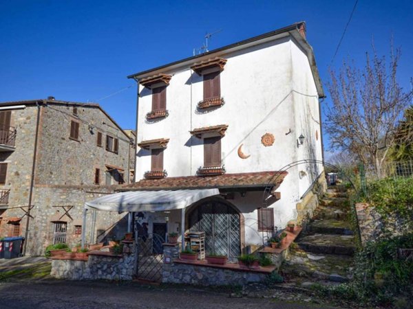 casa indipendente in vendita a Monteleone d'Orvieto in zona Santa Maria