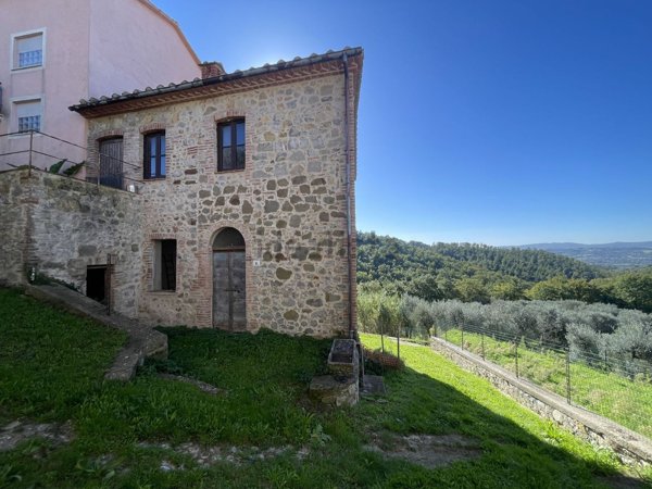 appartamento in vendita a Monteleone d'Orvieto in zona Colle