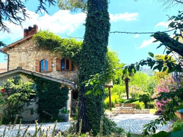 casa indipendente in vendita a Narni