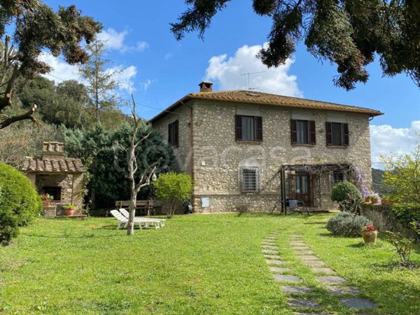 casa indipendente in vendita a Narni