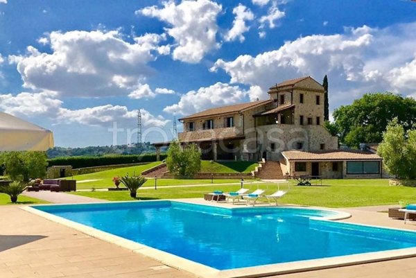 casa indipendente in vendita a Narni