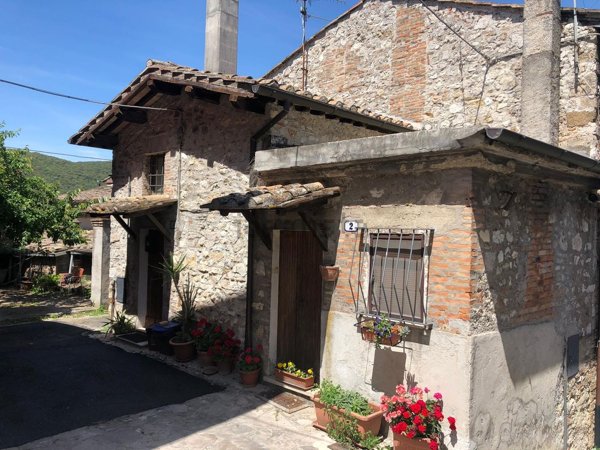 casa indipendente in vendita a Narni