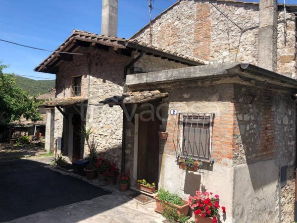casa indipendente in vendita a Narni