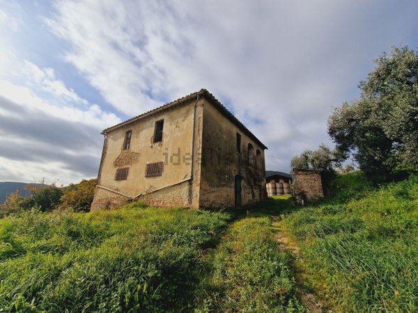 casa indipendente in vendita a Narni