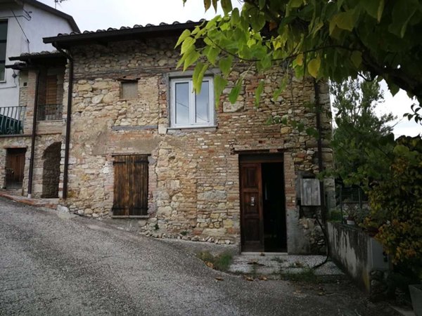 casa indipendente in vendita a Narni in zona Narni Scalo