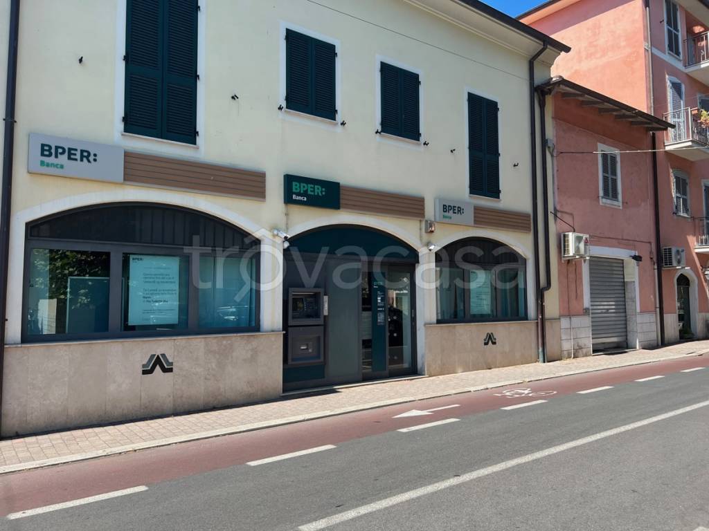 negozio in vendita a Narni in zona Narni Scalo