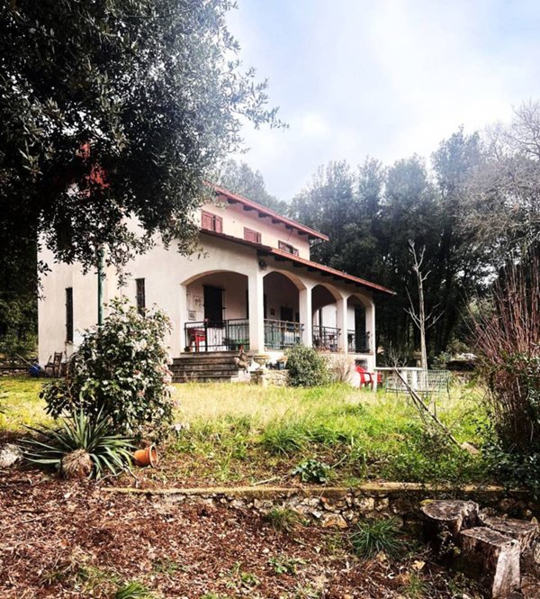 casa indipendente in vendita a Narni