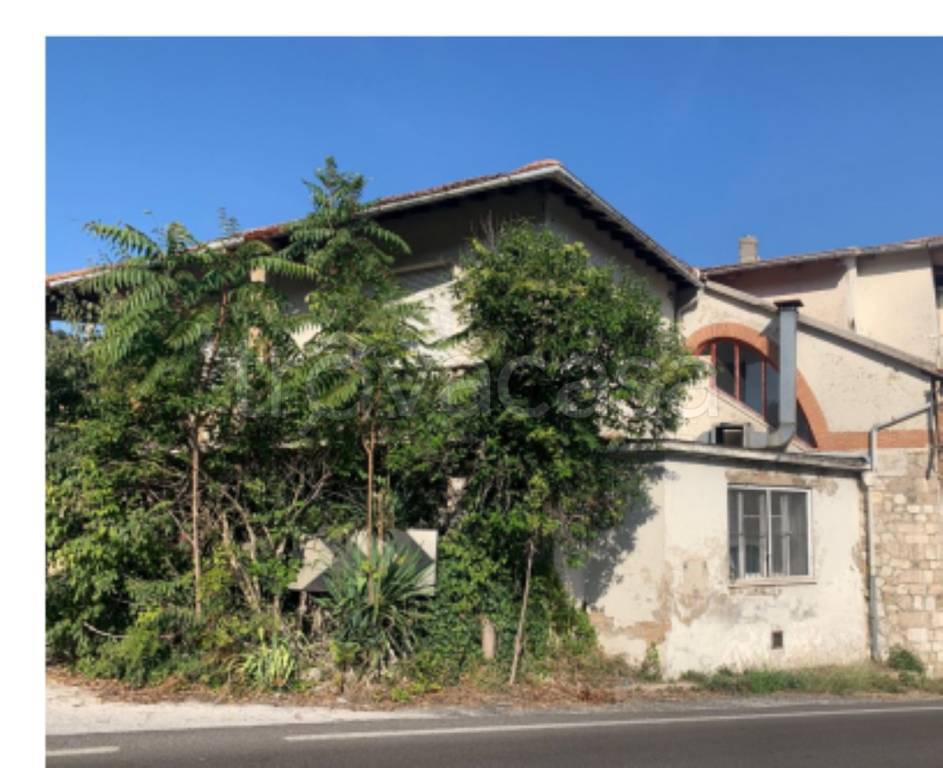 quadrivano in vendita a Narni in zona Testaccio