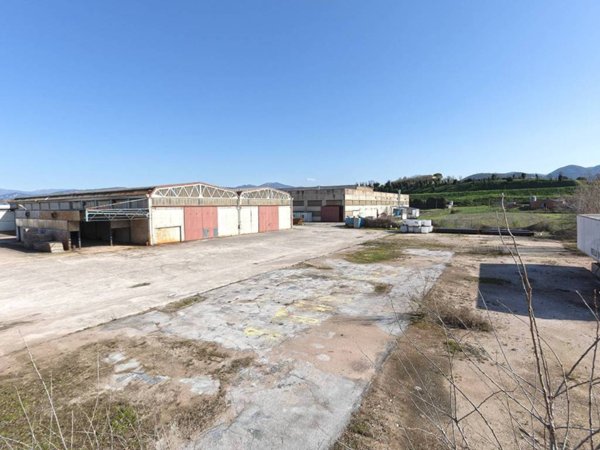 locale commerciale in vendita a Narni in zona Narni Scalo
