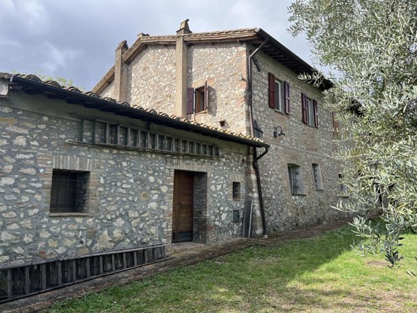 casa indipendente in vendita a Narni