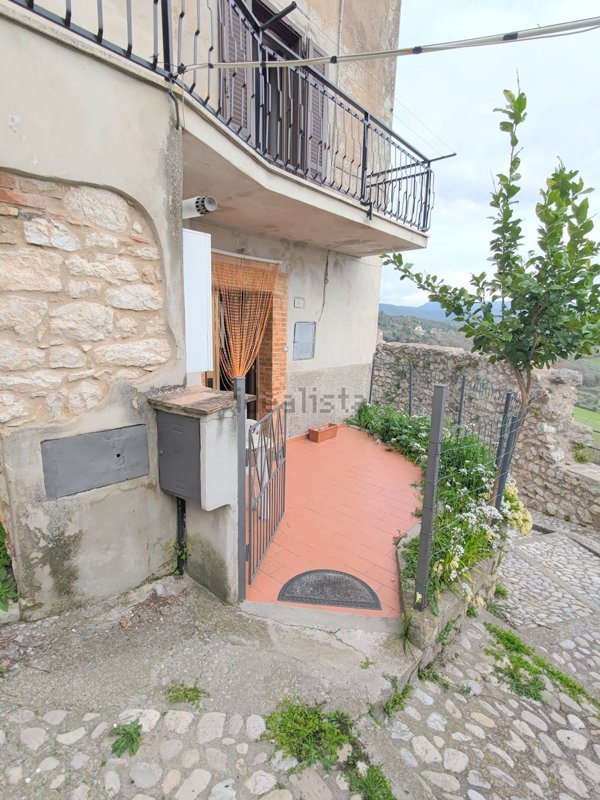 appartamento in vendita a Narni in zona Borgaria