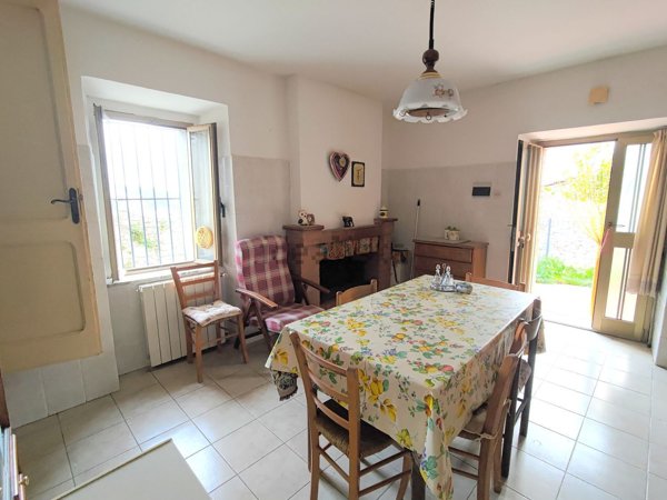 appartamento in vendita a Narni in zona Borgaria