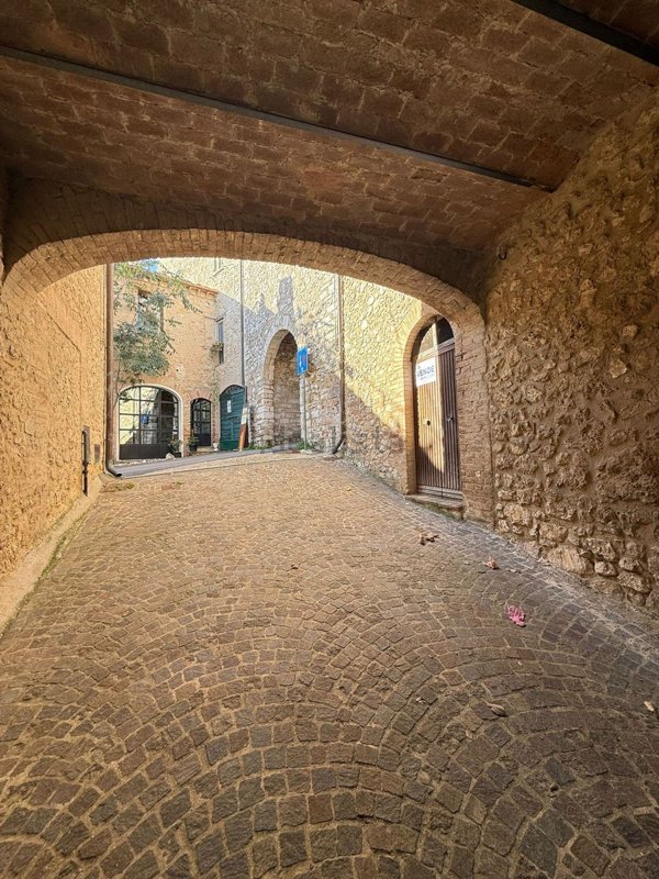 appartamento in vendita a Narni in zona Capitone