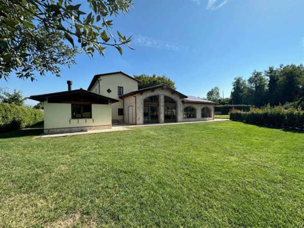 casa indipendente in vendita a Narni