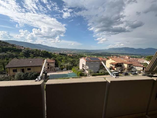 appartamento in vendita a Narni in zona Santa Lucia