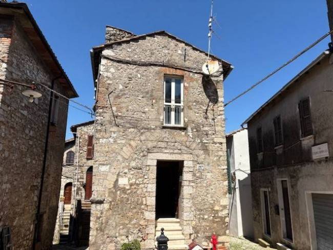 casa indipendente in vendita a Narni