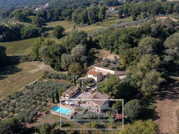 casa indipendente in vendita a Narni