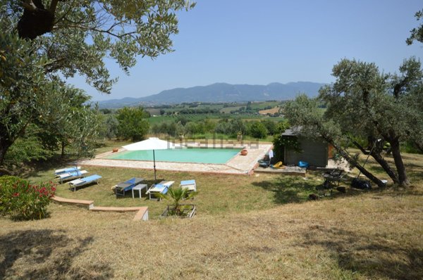 casa indipendente in vendita a Narni