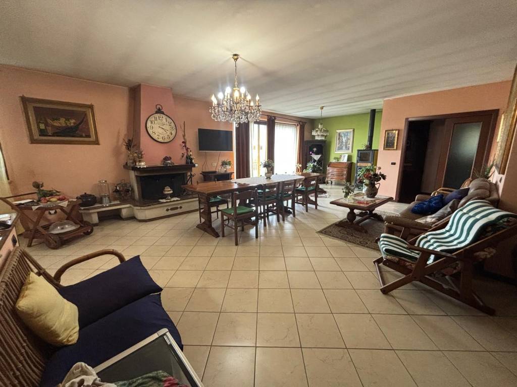 appartamento in vendita a Narni in zona Narni Scalo