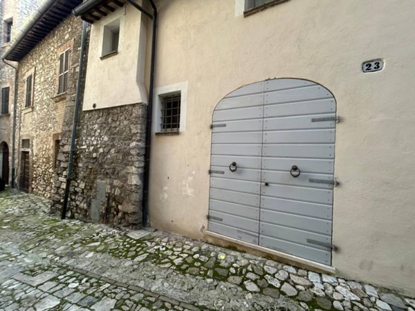 casa indipendente in vendita a Narni