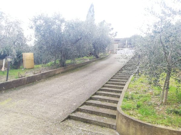 casa indipendente in vendita a Narni in zona Montoro