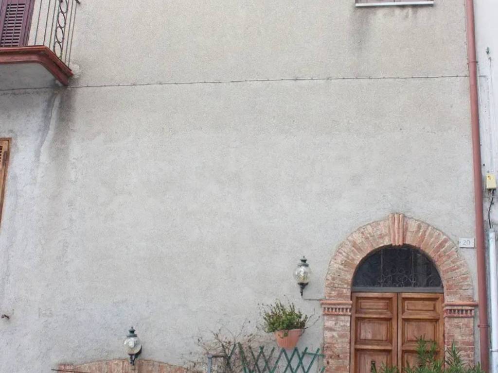 intera palazzina in vendita a Narni in zona Schifanoia