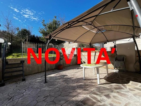 casa indipendente in vendita a Narni