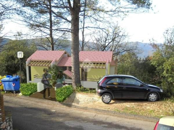 casa indipendente in vendita a Narni