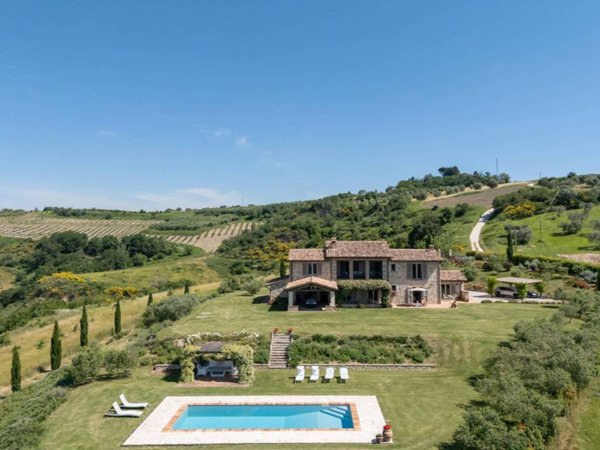 casa indipendente in vendita a Narni