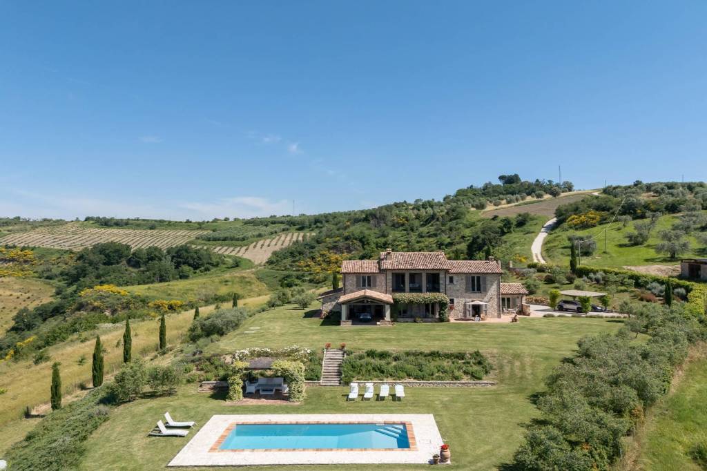 casa indipendente in vendita a Narni