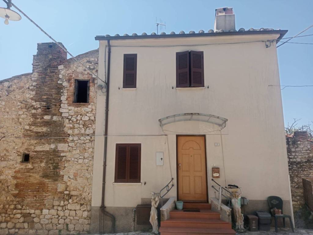 casa indipendente in vendita a Narni in zona Borgaria