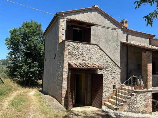 casa indipendente in vendita a Narni