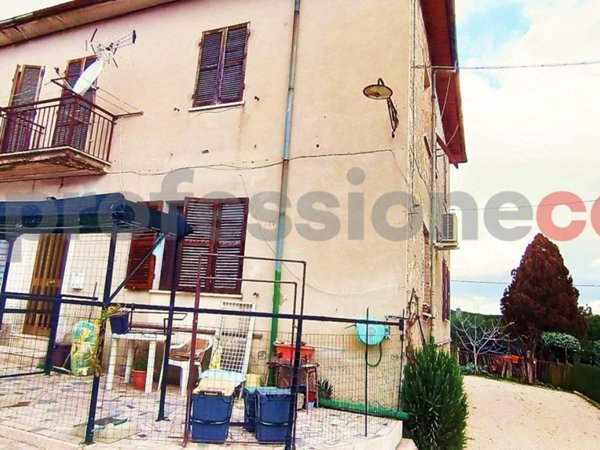 casa indipendente in vendita a Narni