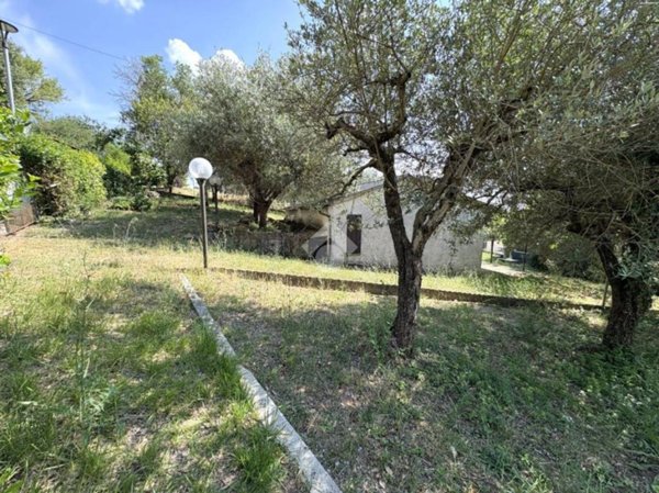 casa indipendente in vendita a Narni