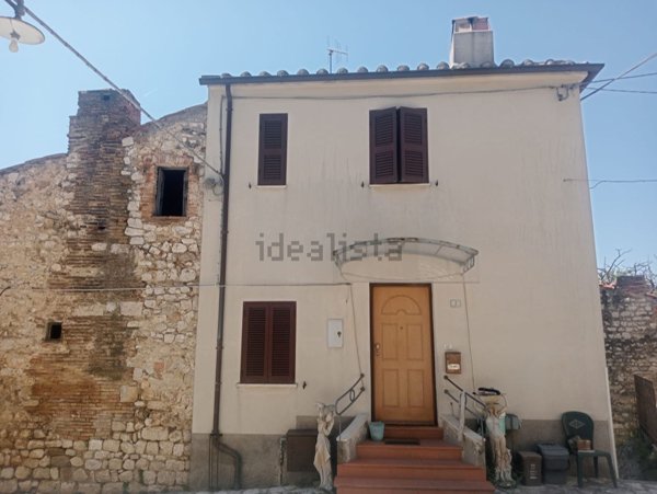 appartamento in vendita a Narni in zona Borgaria