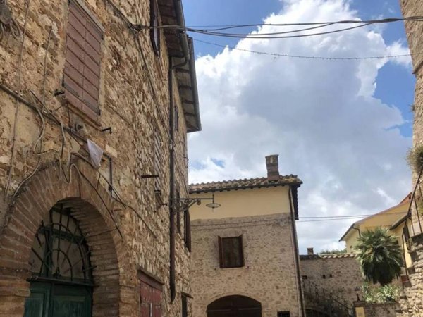 appartamento in vendita a Narni in zona Capitone