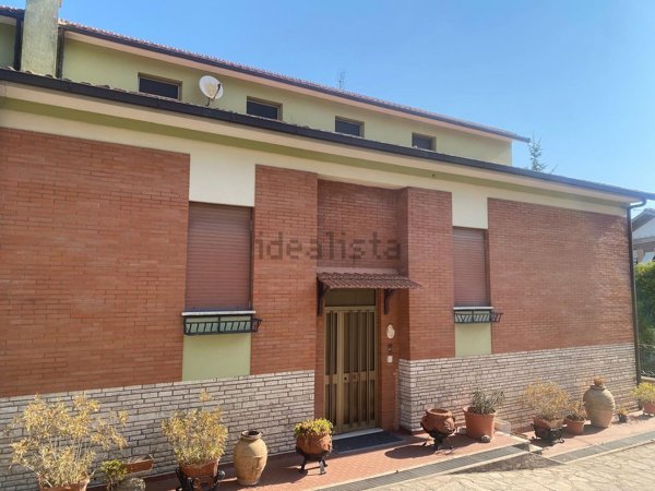casa indipendente in vendita a Narni