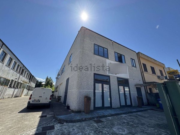 capannone in vendita a Narni