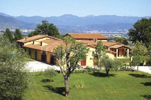 casa indipendente in vendita a Narni