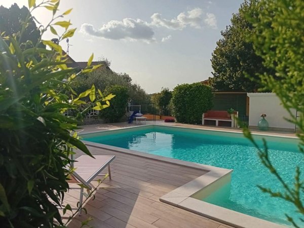 casa indipendente in vendita a Narni