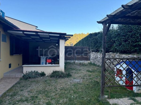 casa indipendente in vendita a Narni