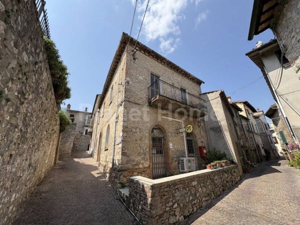 appartamento in vendita a Narni in zona Narni Scalo