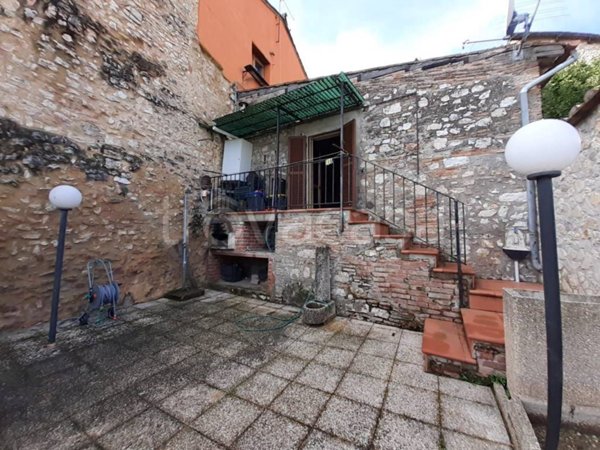 casa indipendente in vendita a Narni