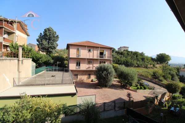 appartamento in vendita a Narni in zona Narni Scalo