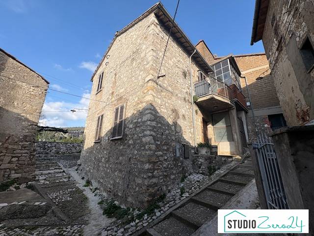 intera palazzina in vendita a Narni in zona Taizzano