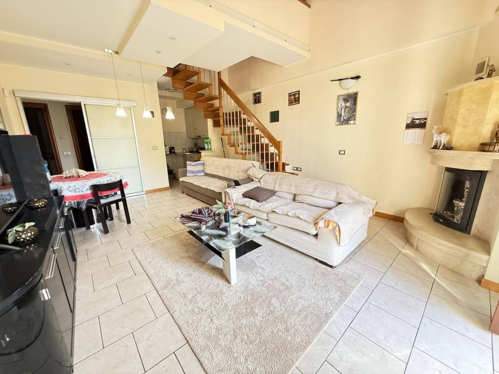 appartamento in vendita a Narni in zona Santa Lucia